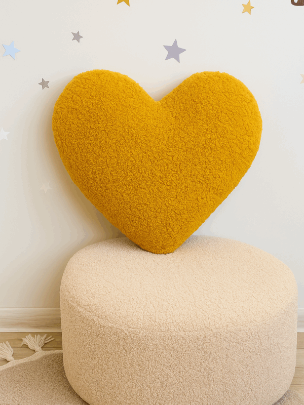 Подушка Сердце букле kurkuma