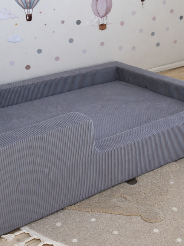 Детская бескаркасная кровать серый вельвет