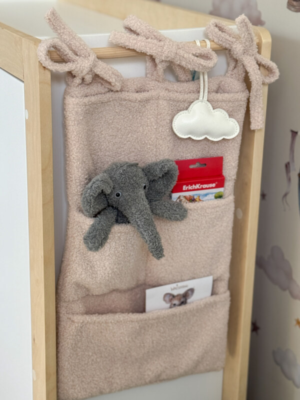 Мягкий органайзер с кармашками для детской комнаты