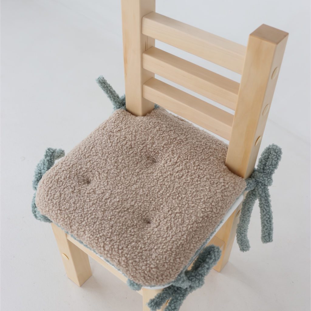 Ортопедическая подушка на стул завязками детская Teddy
