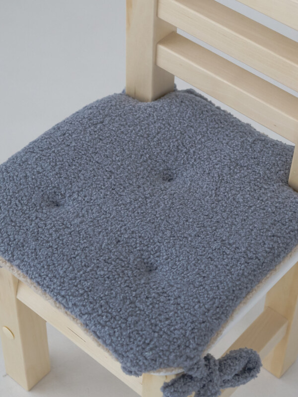 Ортопедическая подушка на стул завязками детская Star