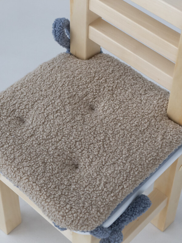 Ортопедическая подушка на стул завязками детская Star