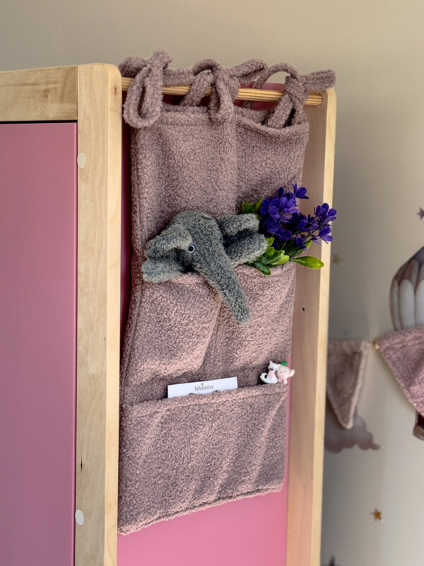 Мягкий органайзер с кармашками для детской комнаты