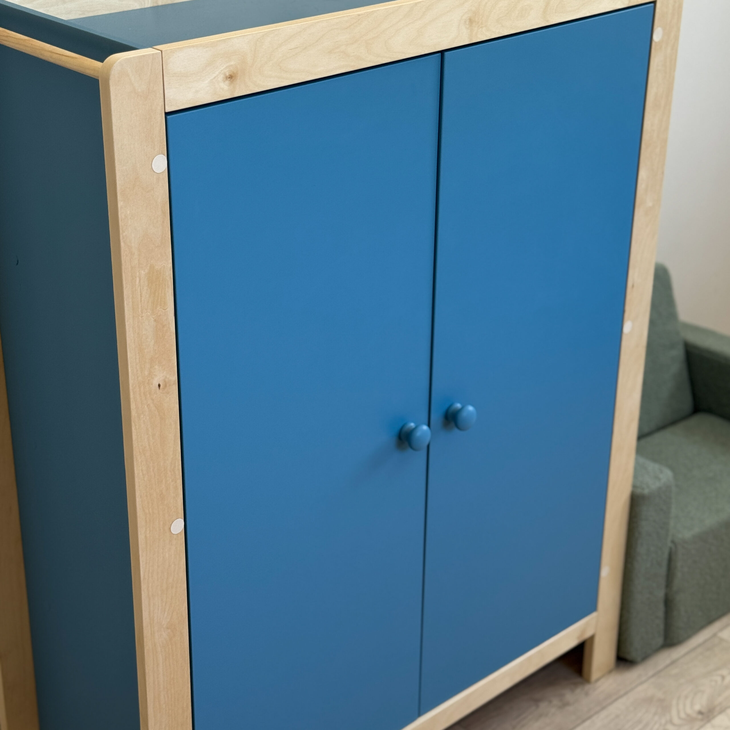 Шкаф в детскую комнату для одежды Forest Blue
