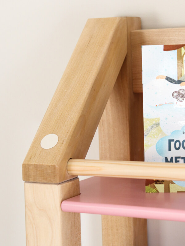 Настенная полка в детскую комнату монтессори для книг Forest Pink