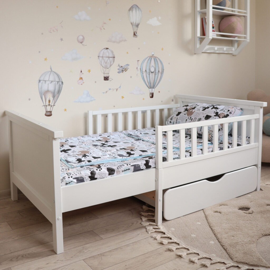 Безопасная детская кровать-домик SIMBA из натурального дерева