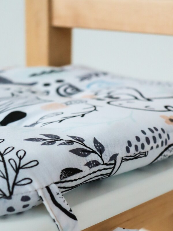 Подушечка на стул «Олени»